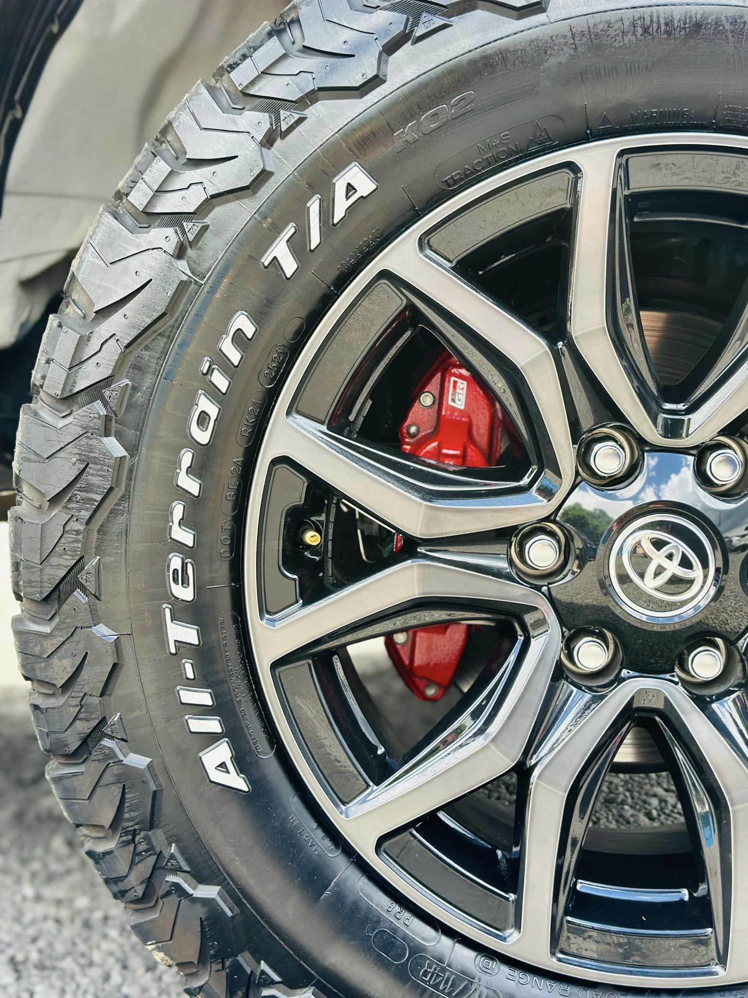 TOYOTA HILUX GR SPORT