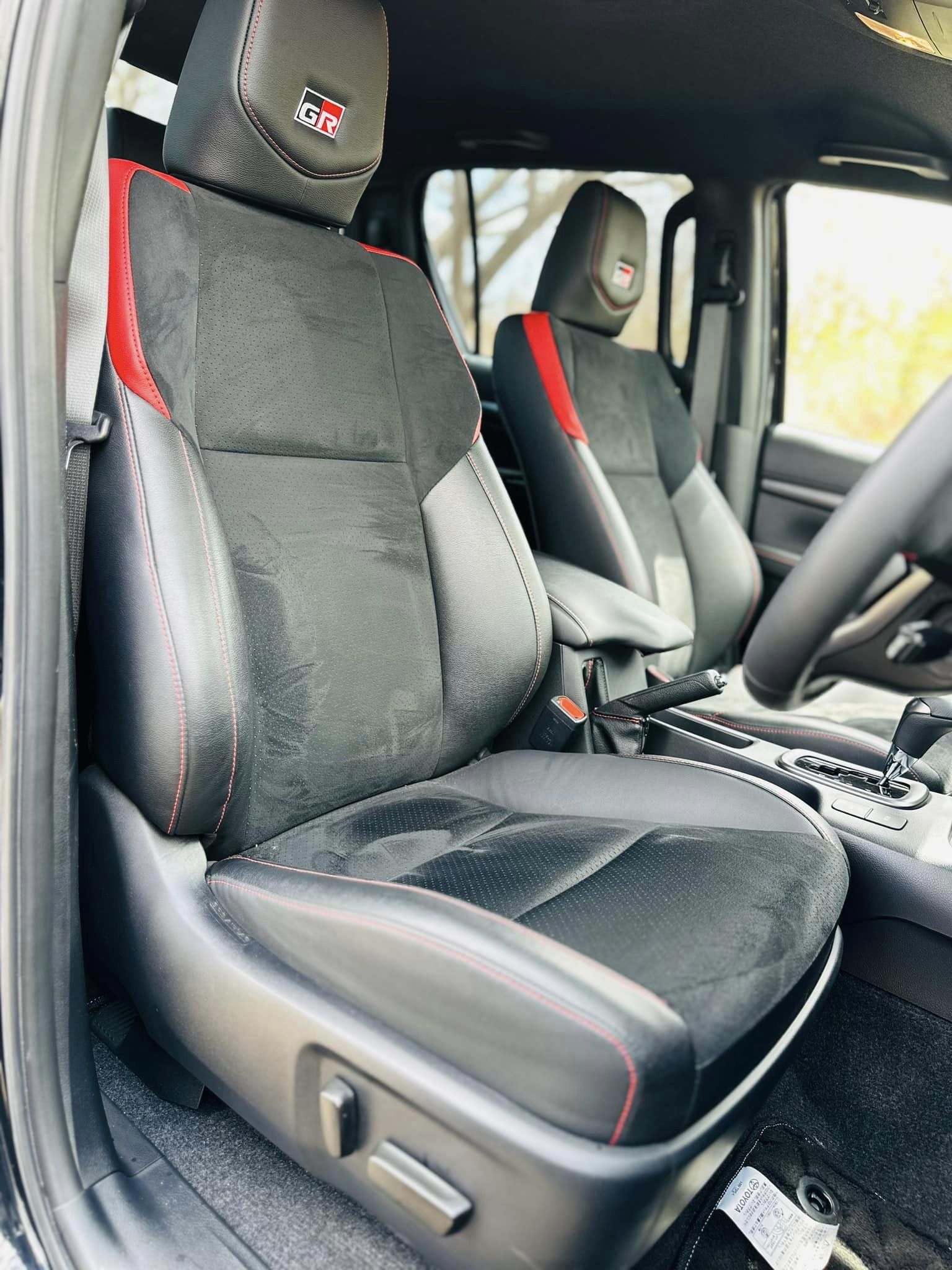 TOYOTA HILUX GR