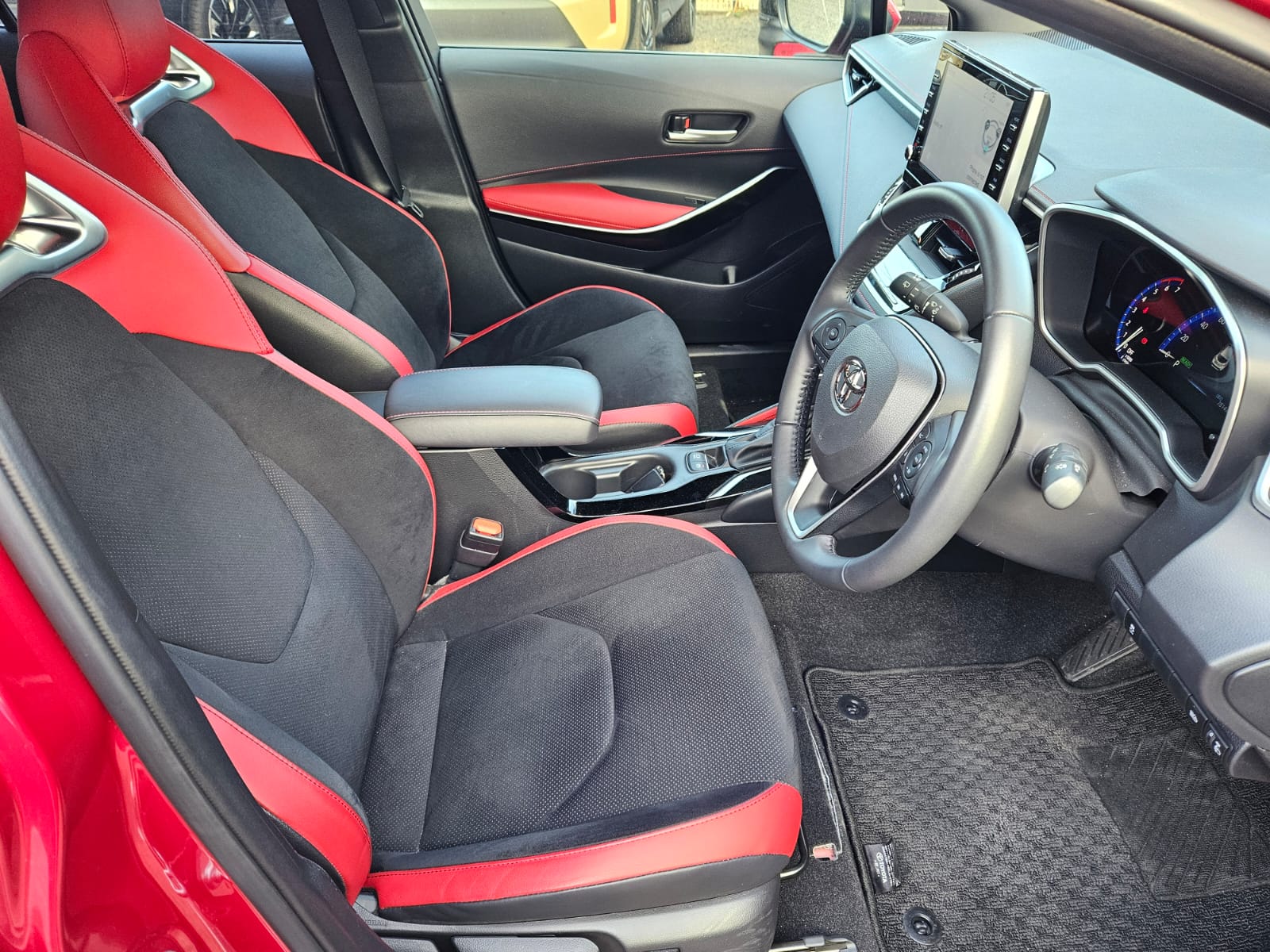 TOYOTA COROLLA SPORT GZ HYBRID