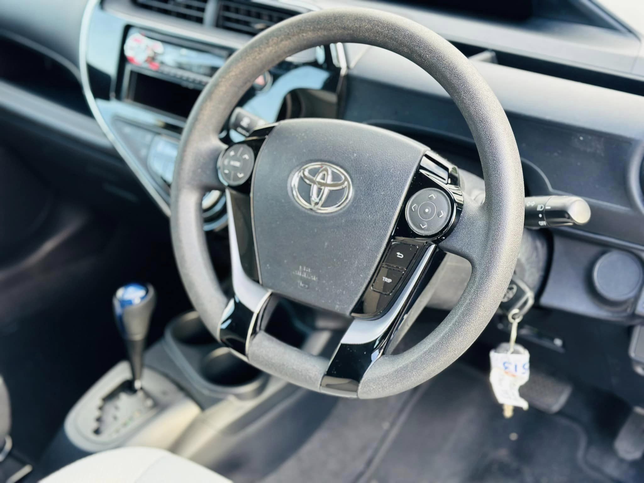 TOYOTA AQUA S