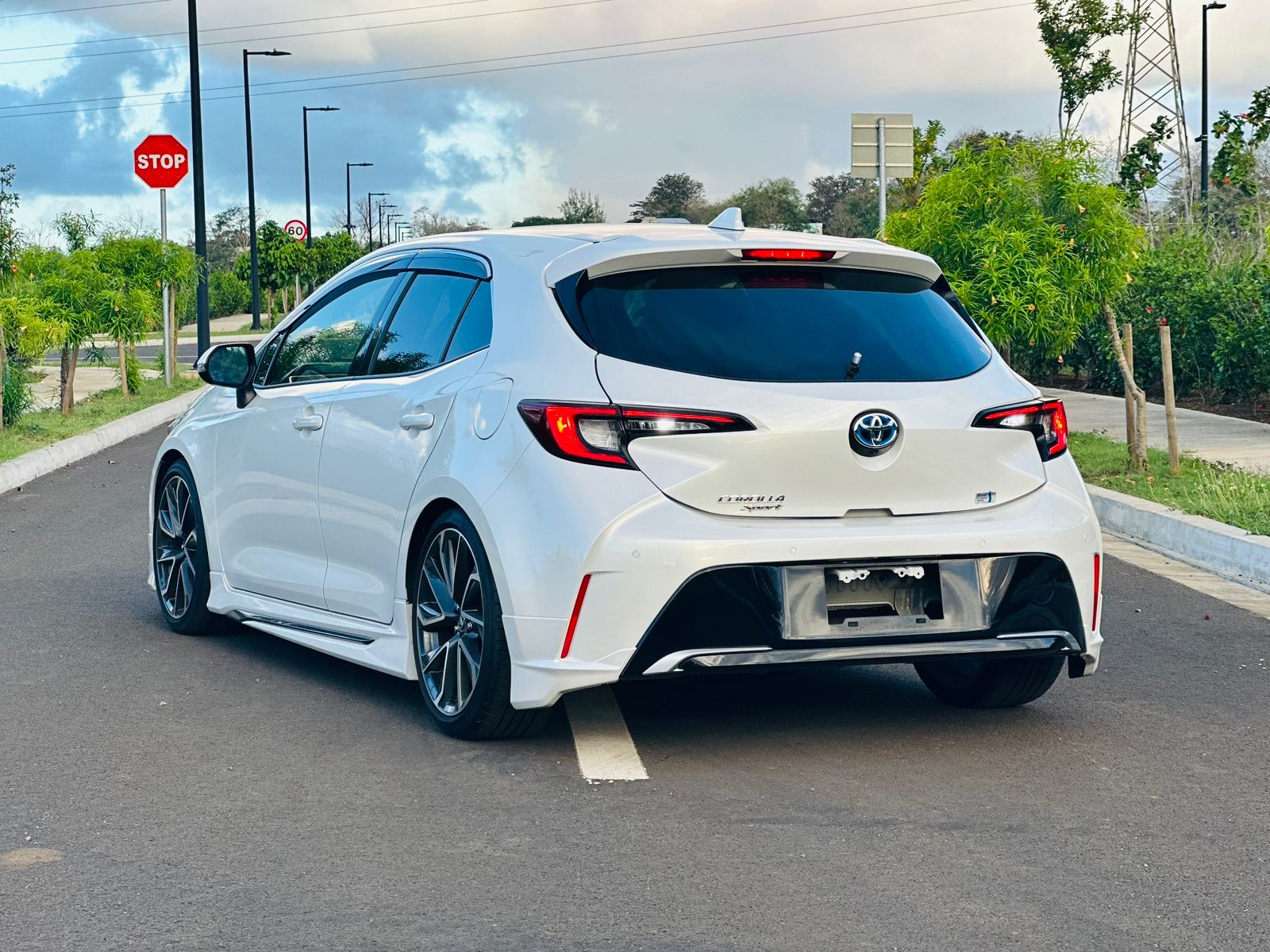 TOYOTA COROLLA SPORT GZ HYBRID