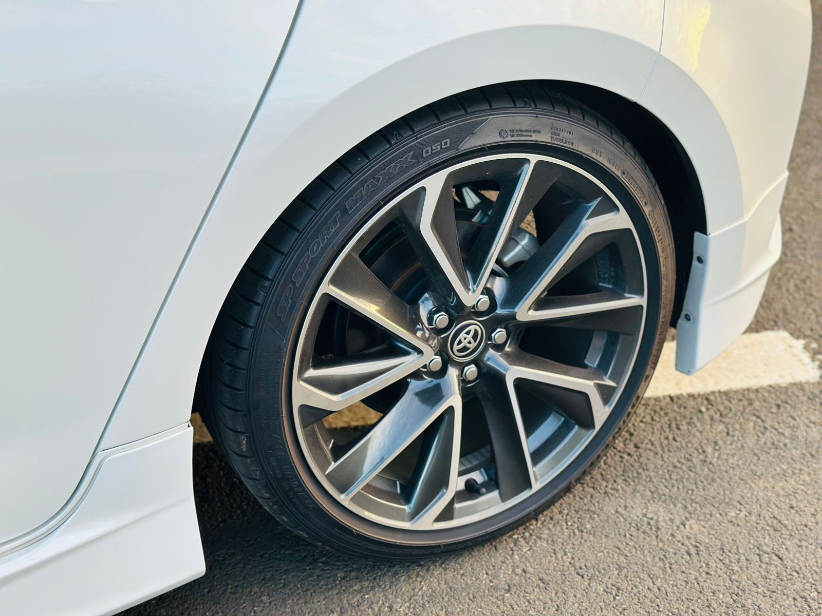 TOYOTA COROLLA SPORT GZ HYBRID