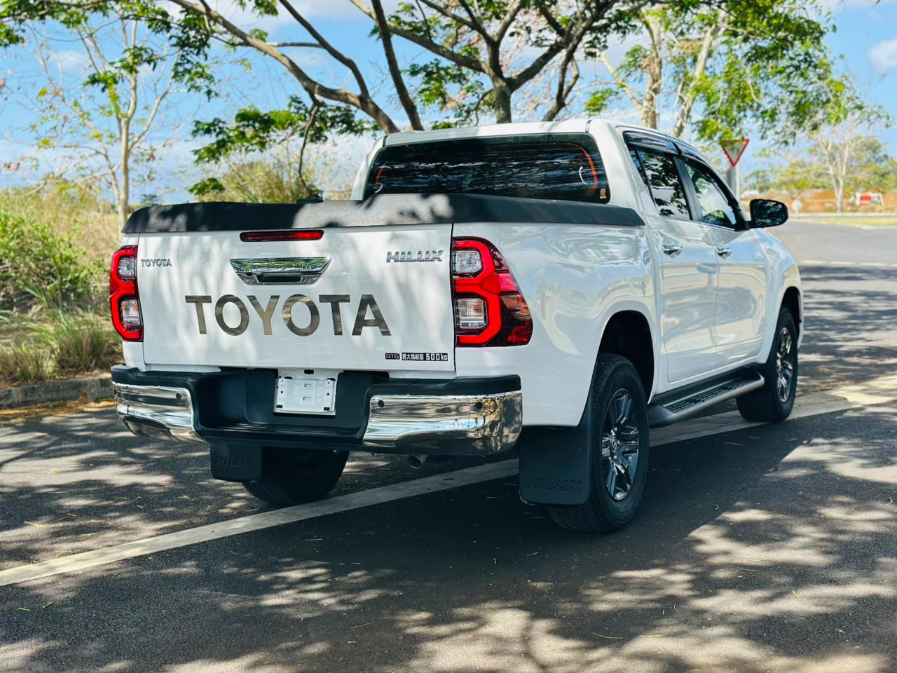 TOYOTA HILUX Z