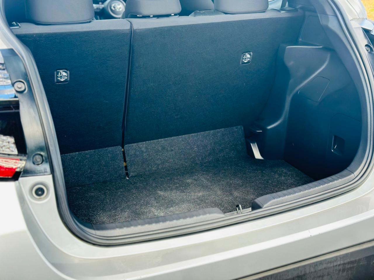 TOYOTA YARIS HYBRID X