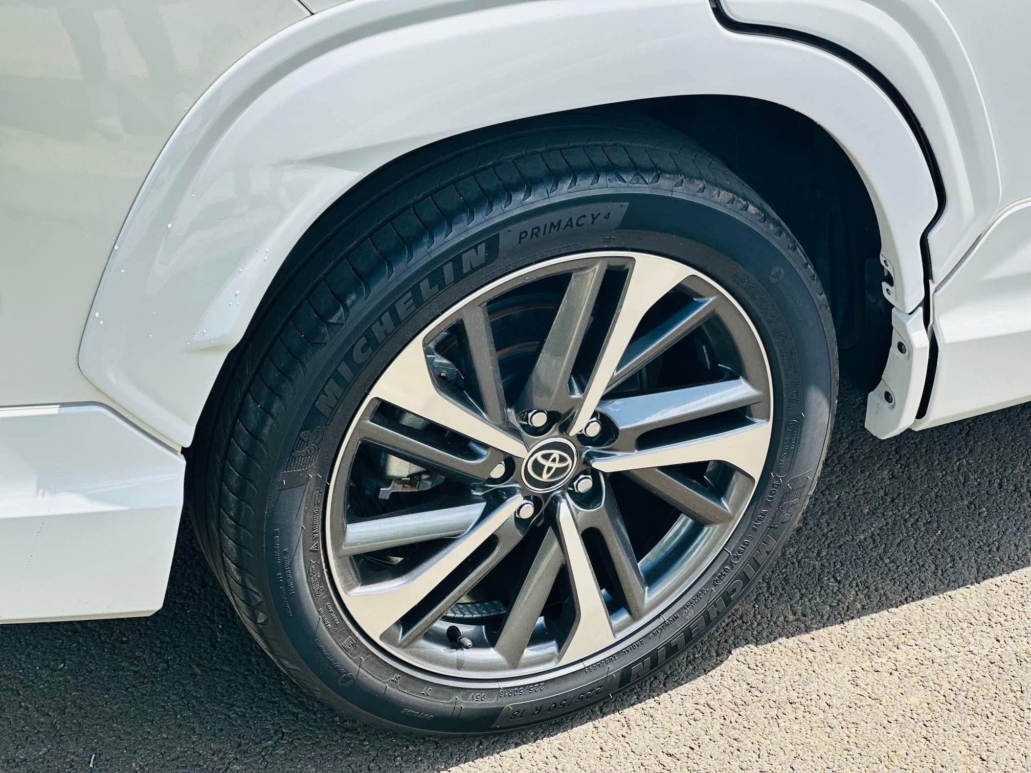 TOYOTA COROLLA CROSS HYBRID Z FULL OPTION