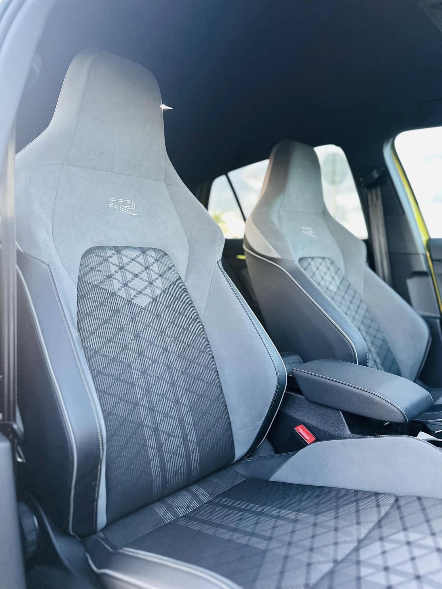 VOLKSWAGEN GOLF ETSI R Line