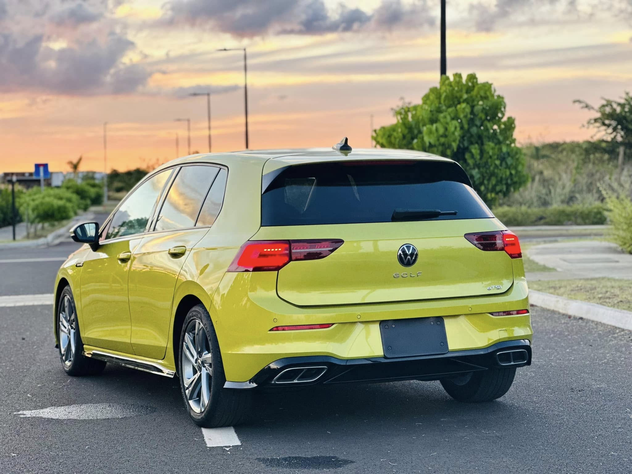 VOLKSWAGEN GOLF ETSI R Line