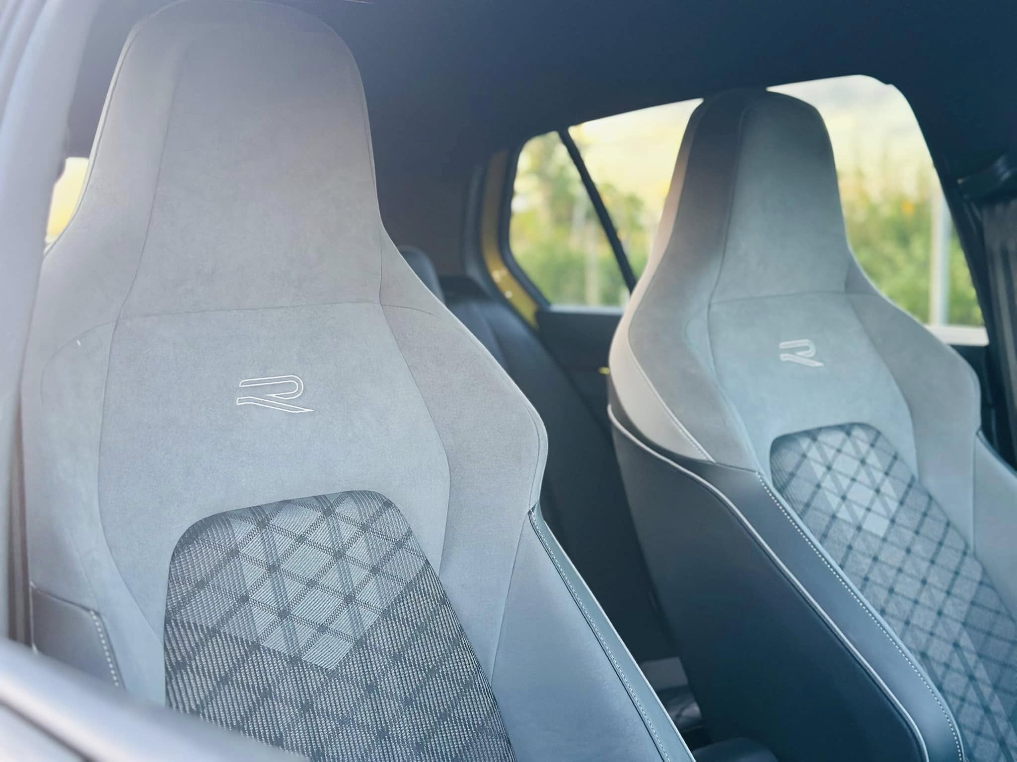 VOLKSWAGEN GOLF ETSI R Line