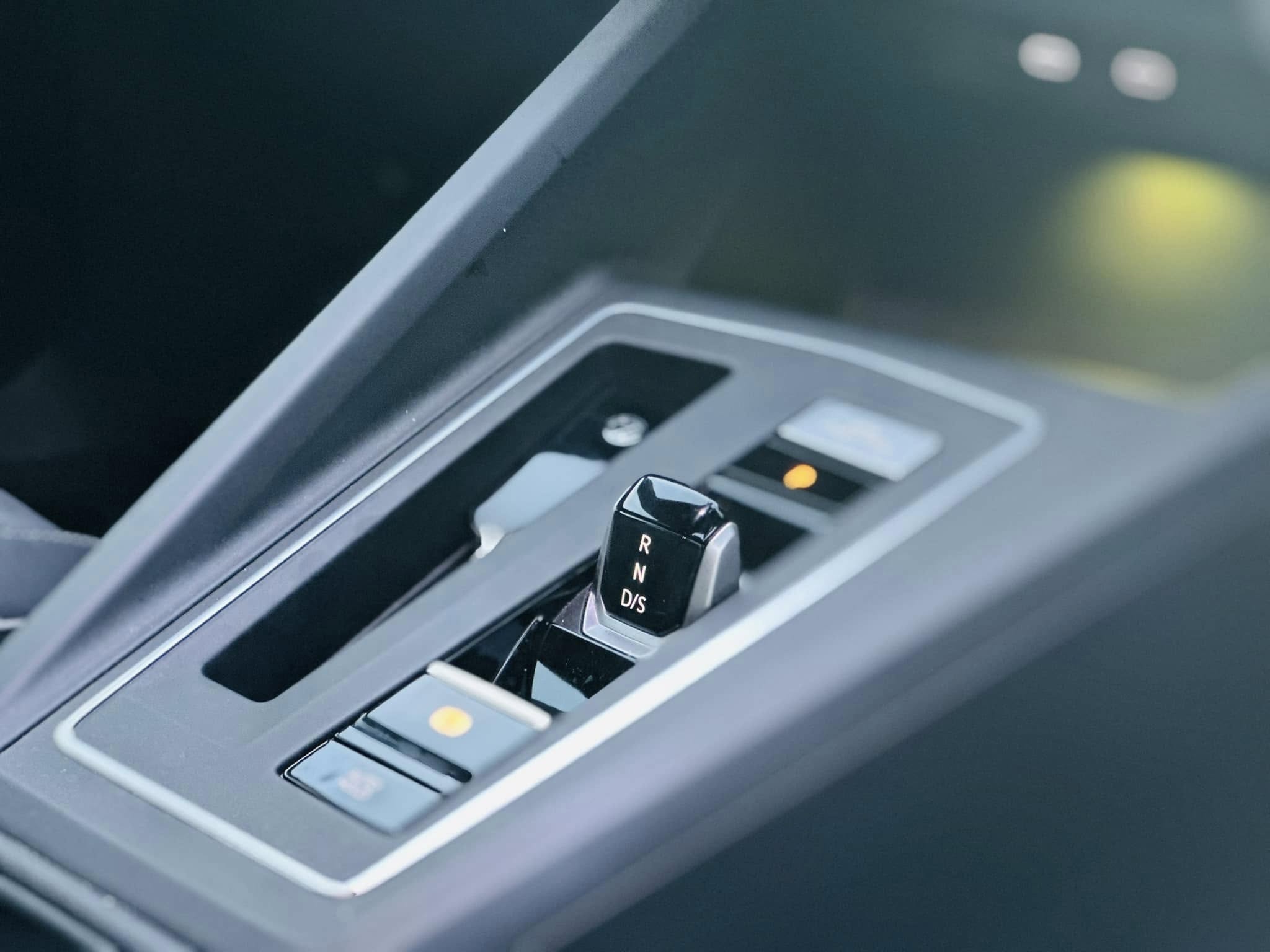 VOLKSWAGEN GOLF ETSI R Line