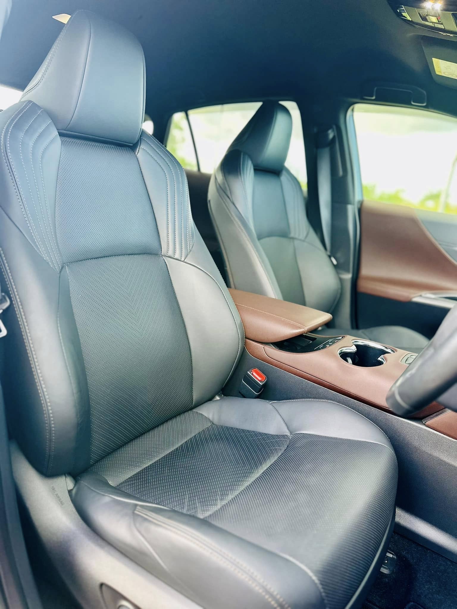 TOYOTA HARRIER Z LEATHER PACKAGE