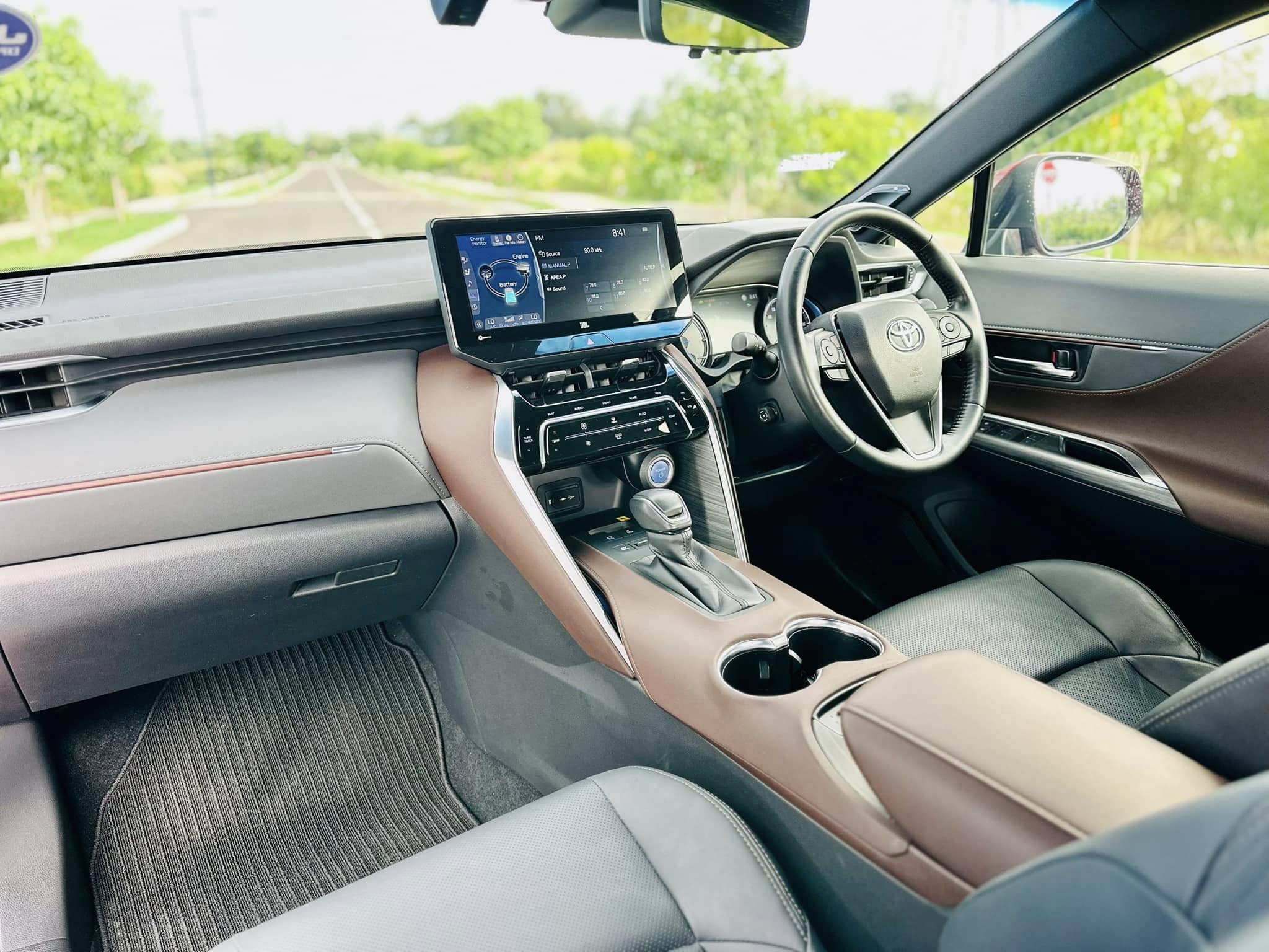 TOYOTA HARRIER Z LEATHER PACKAGE