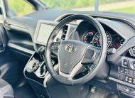 TOYOTA VOXY ZS