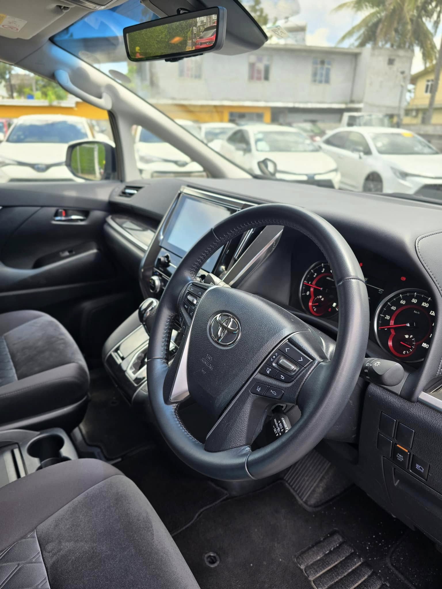 TOYOTA ALPHARD (TAXI)