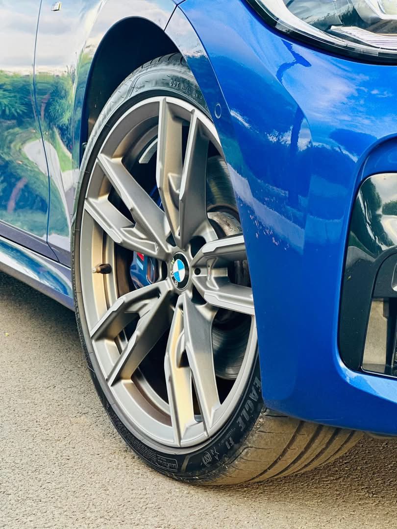 BMW 330e M SPORT