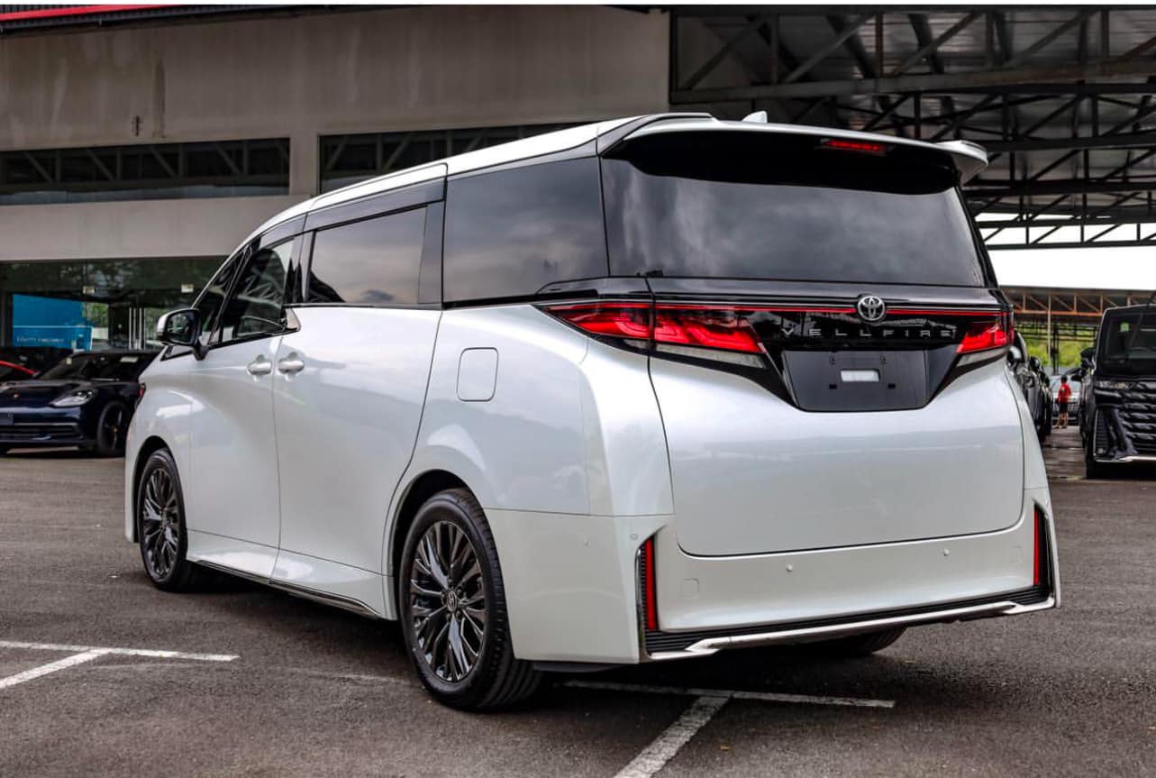 TOYOTA VELLFIRE