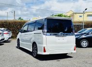 TOYOTA VOXY KIRAMEKI 3 (TAXI)