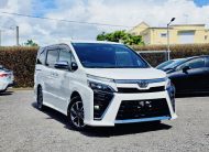 TOYOTA VOXY KIRAMEKI 3 (TAXI)
