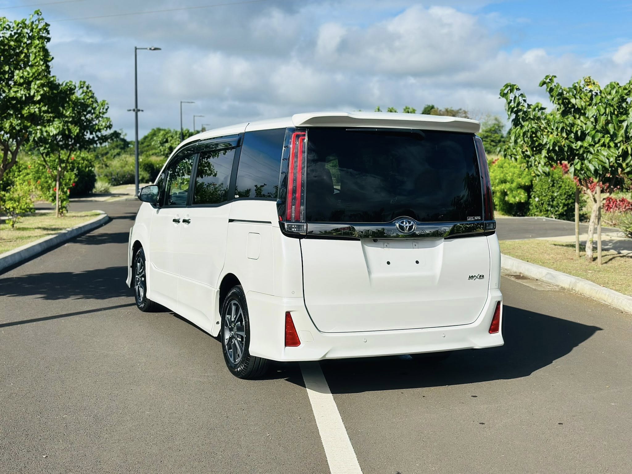 TOYOTA NOAH WXB SI 3 (TAXI)