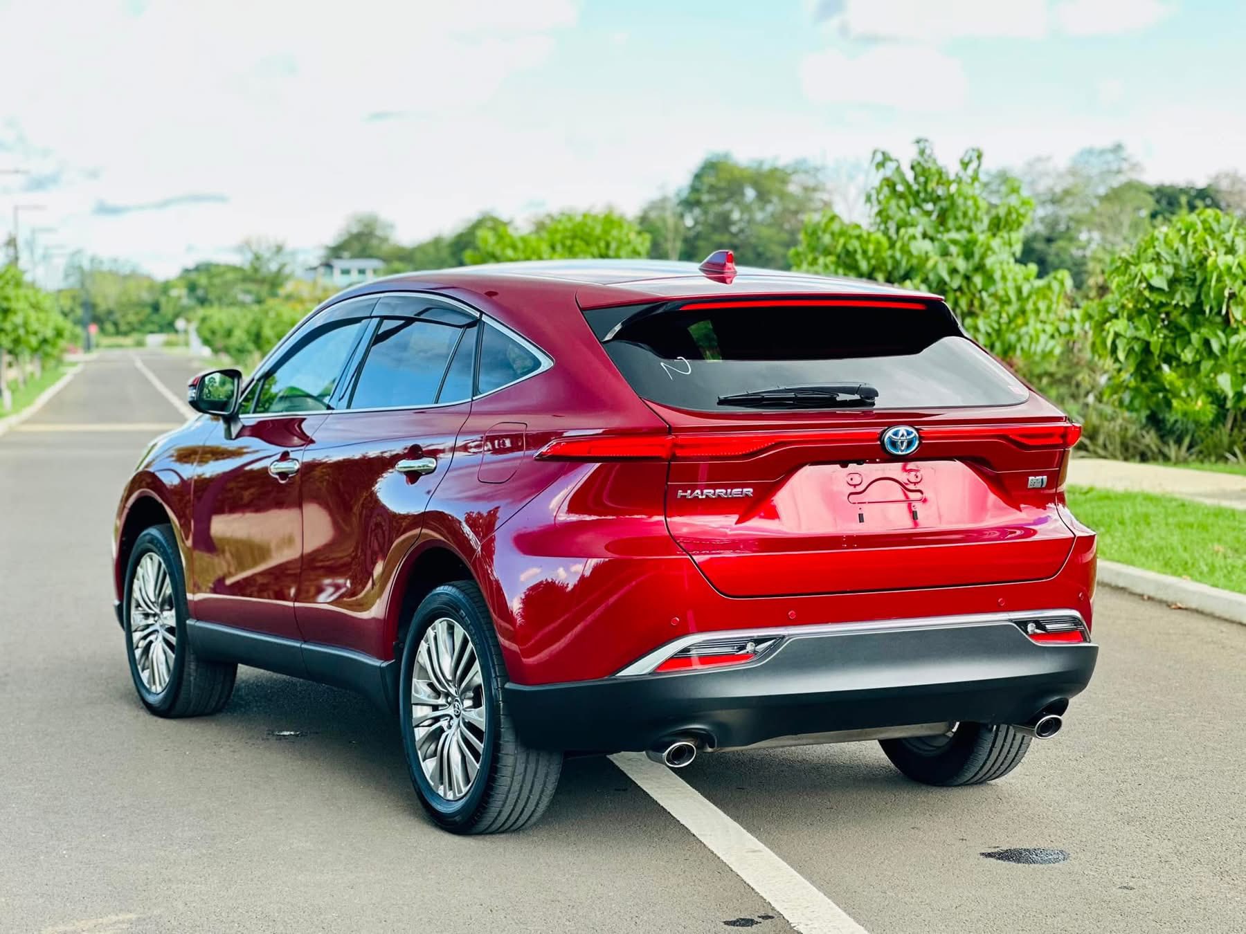 TOYOTA HARRIER Z (Leather Package)