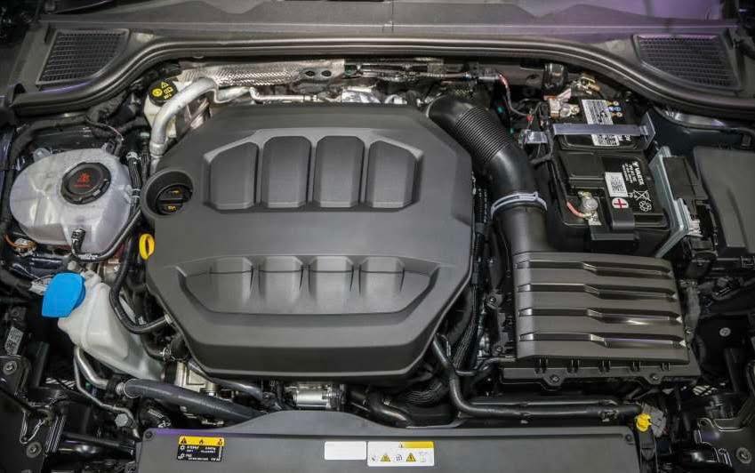 VOLKSWAGEN GOLF R BASE