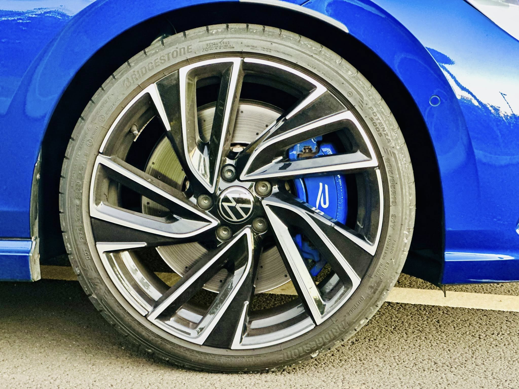 VOLKSWAGEN GOLF R BASE