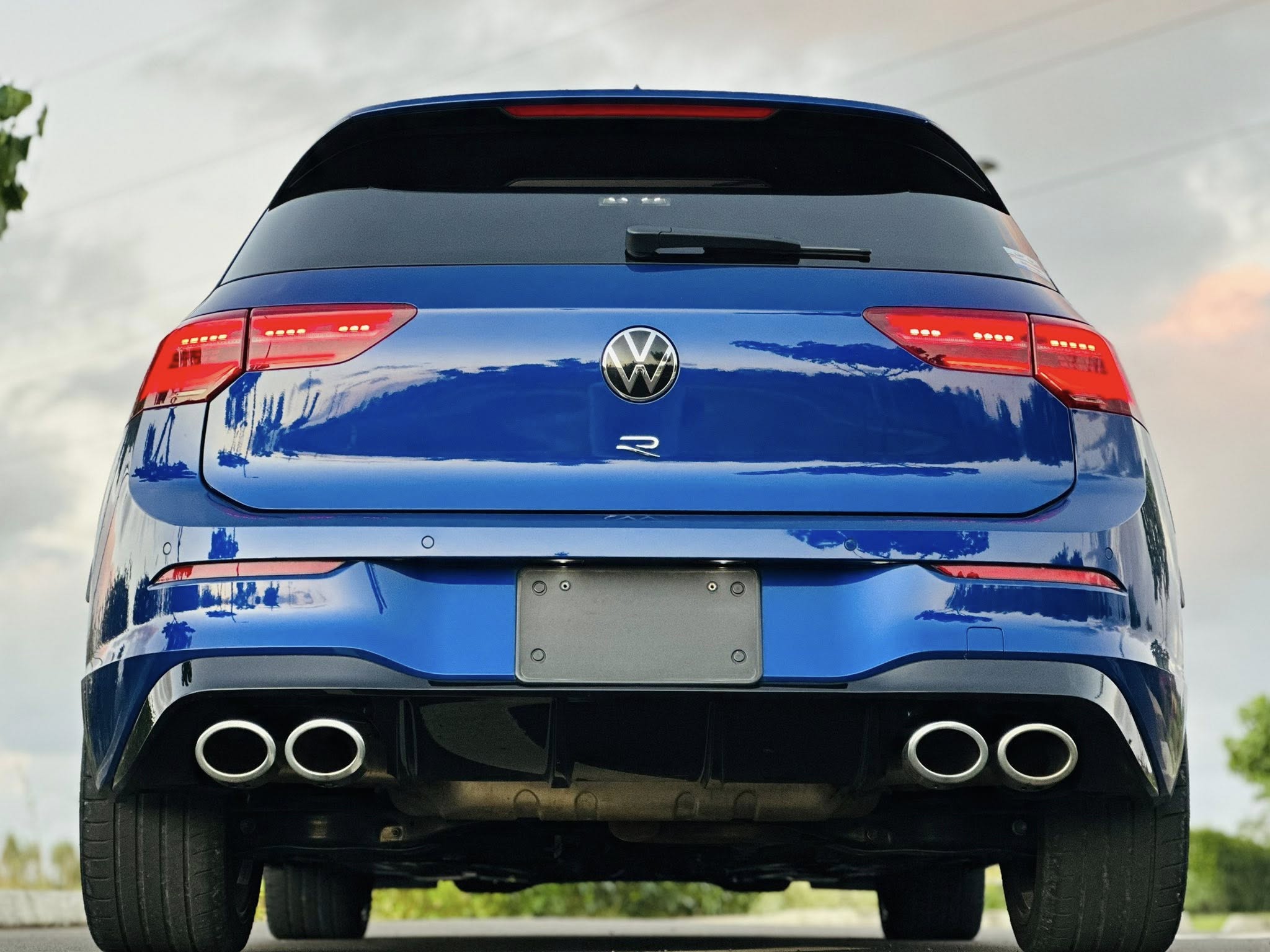 VOLKSWAGEN GOLF R BASE