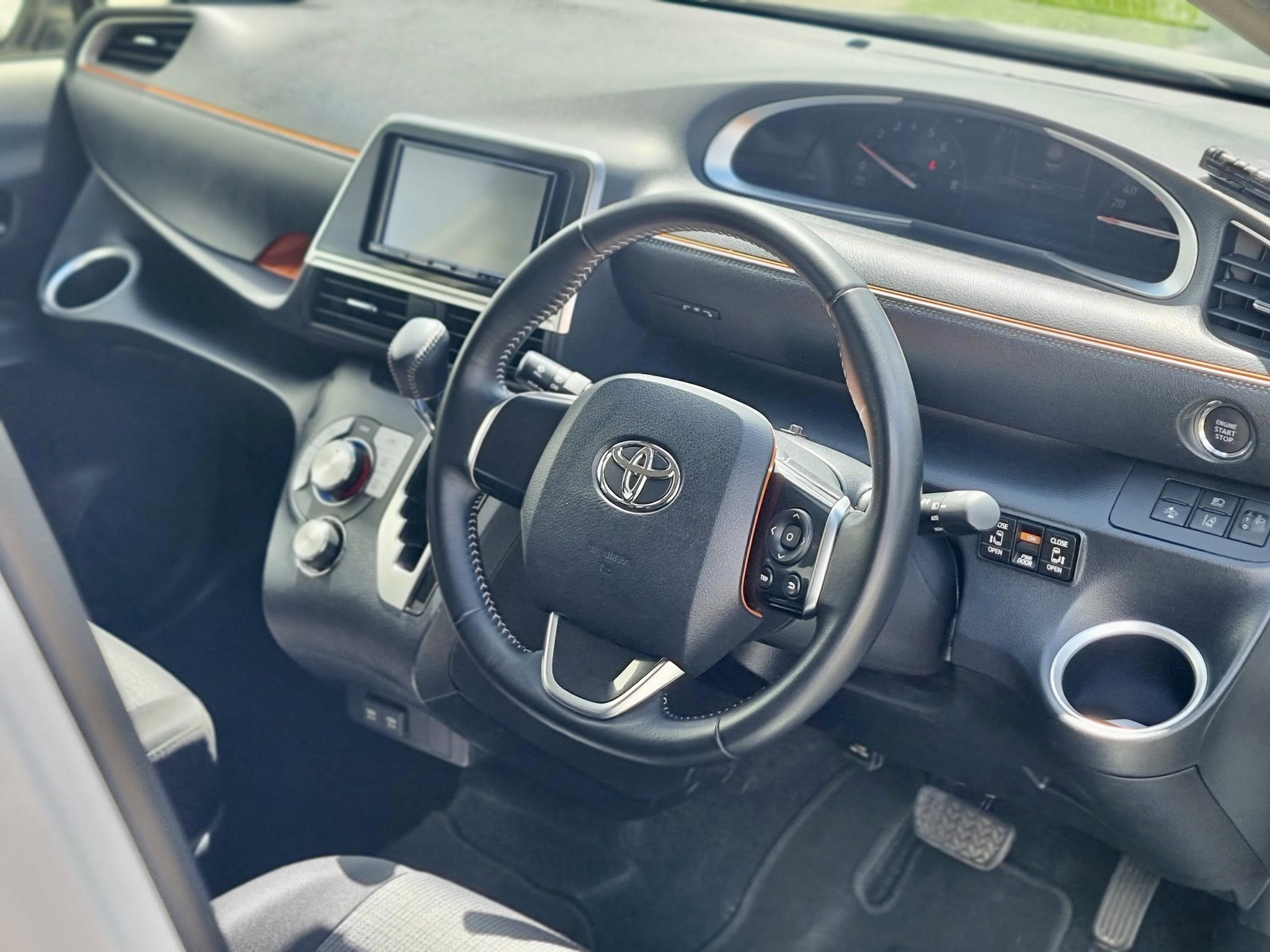 Toyota Sienta G TAXI (Petrol)