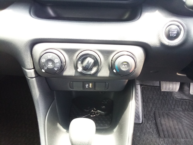 Toyota Yaris X (Petrol)