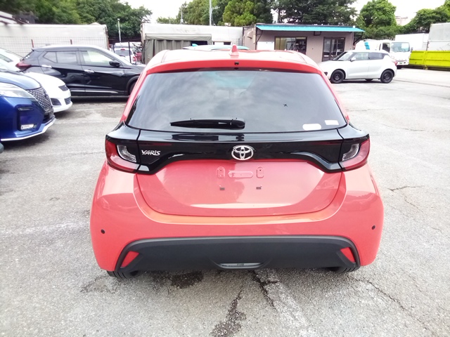 Toyota Yaris X (Petrol)