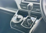 TOYOTA VOXY ZS KIRAMEKI 3 (MODELISTA) TAXI