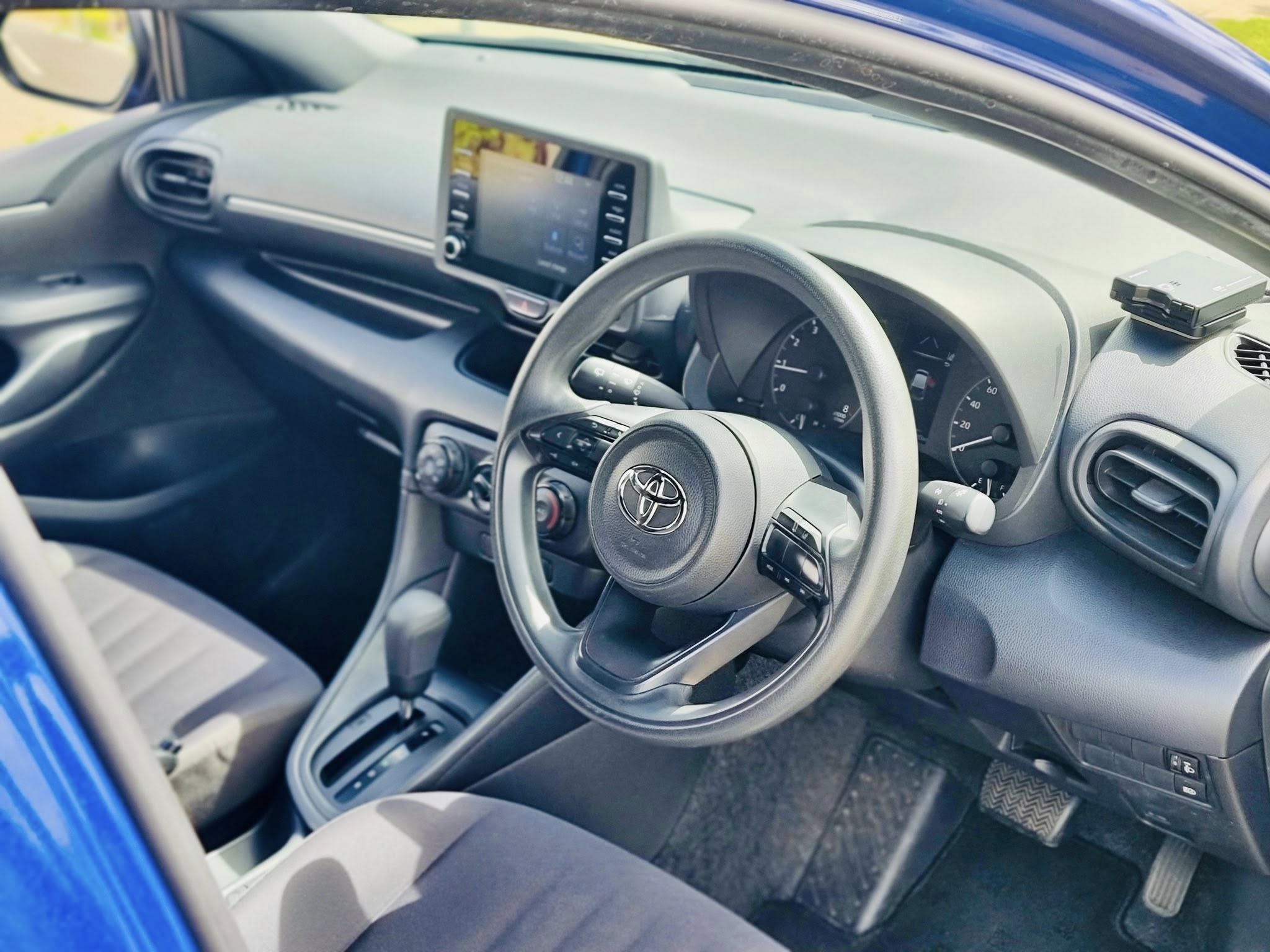 TOYOTA YARIS X (PETROL)