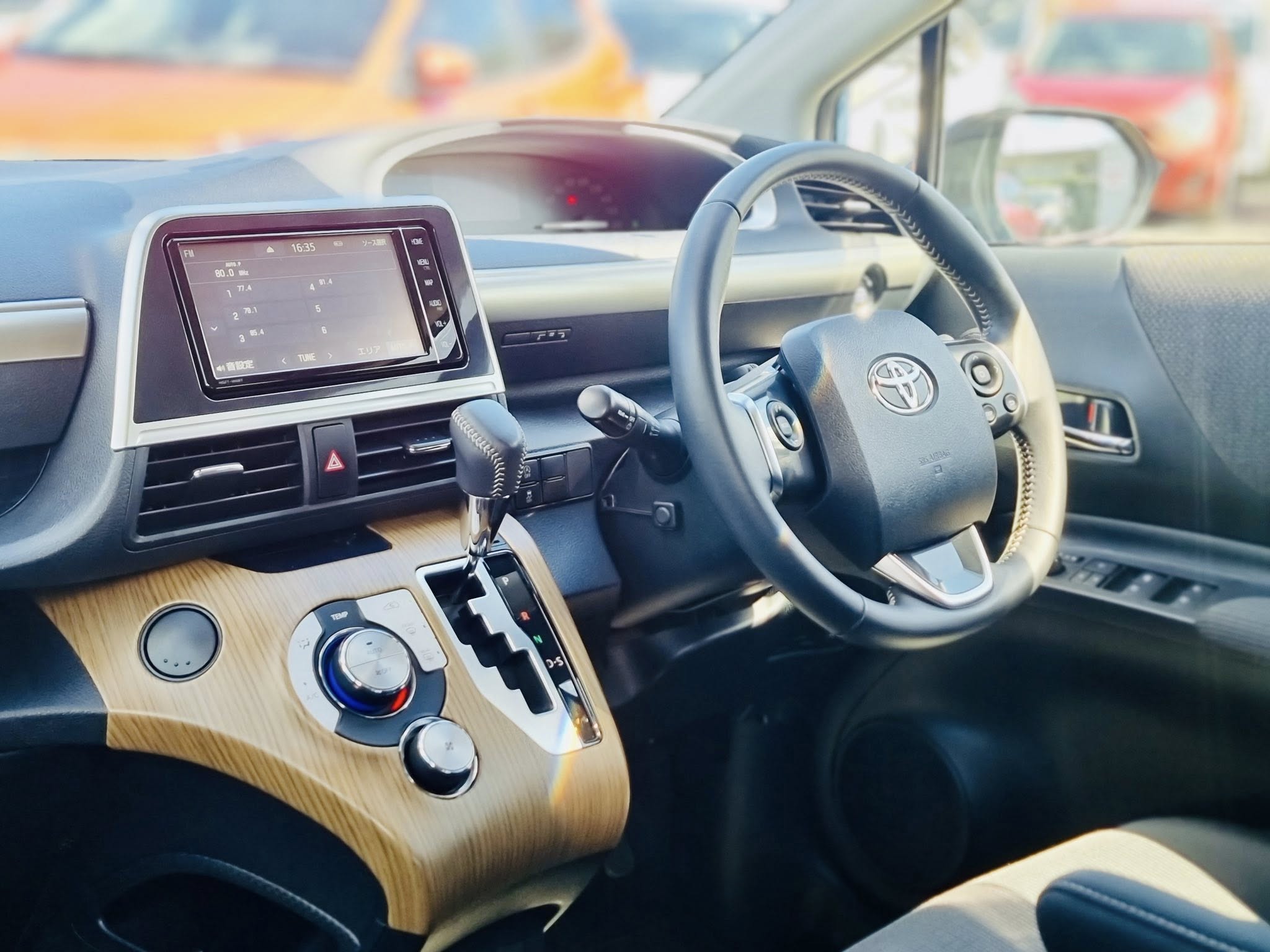 TOYOTA SIENTA (PETROL)- TAXI