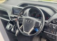 TOYOTA VOXY ZS KIRAMEKI 3 (MODELISTA) TAXI