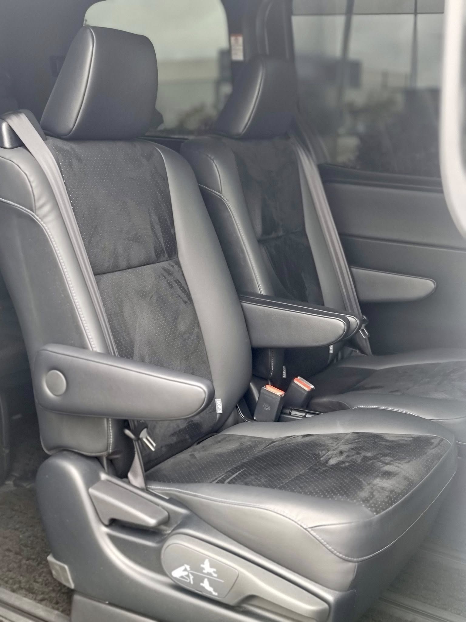 TOYOTA VOXY ZS KIRAMEKI 3 (MODELISTA) TAXI