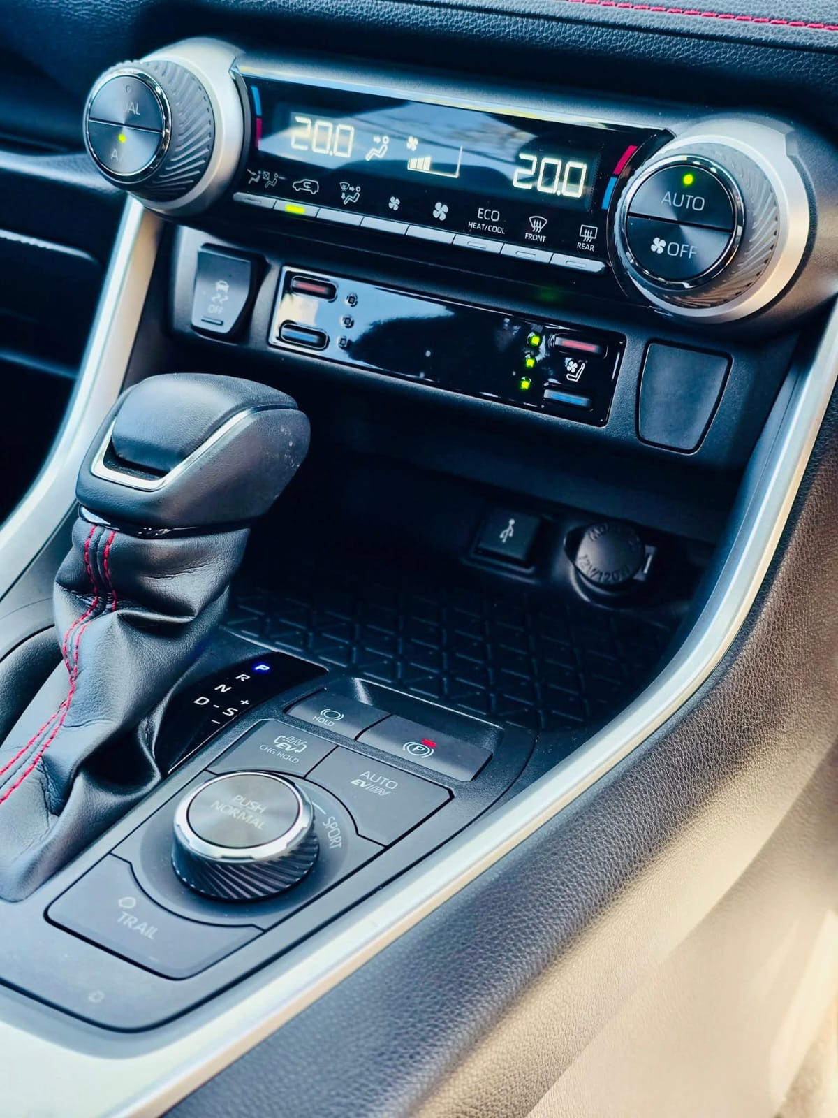 TOYOTA RAV 4 PHEV (Plug in hybrid) (TAXI)