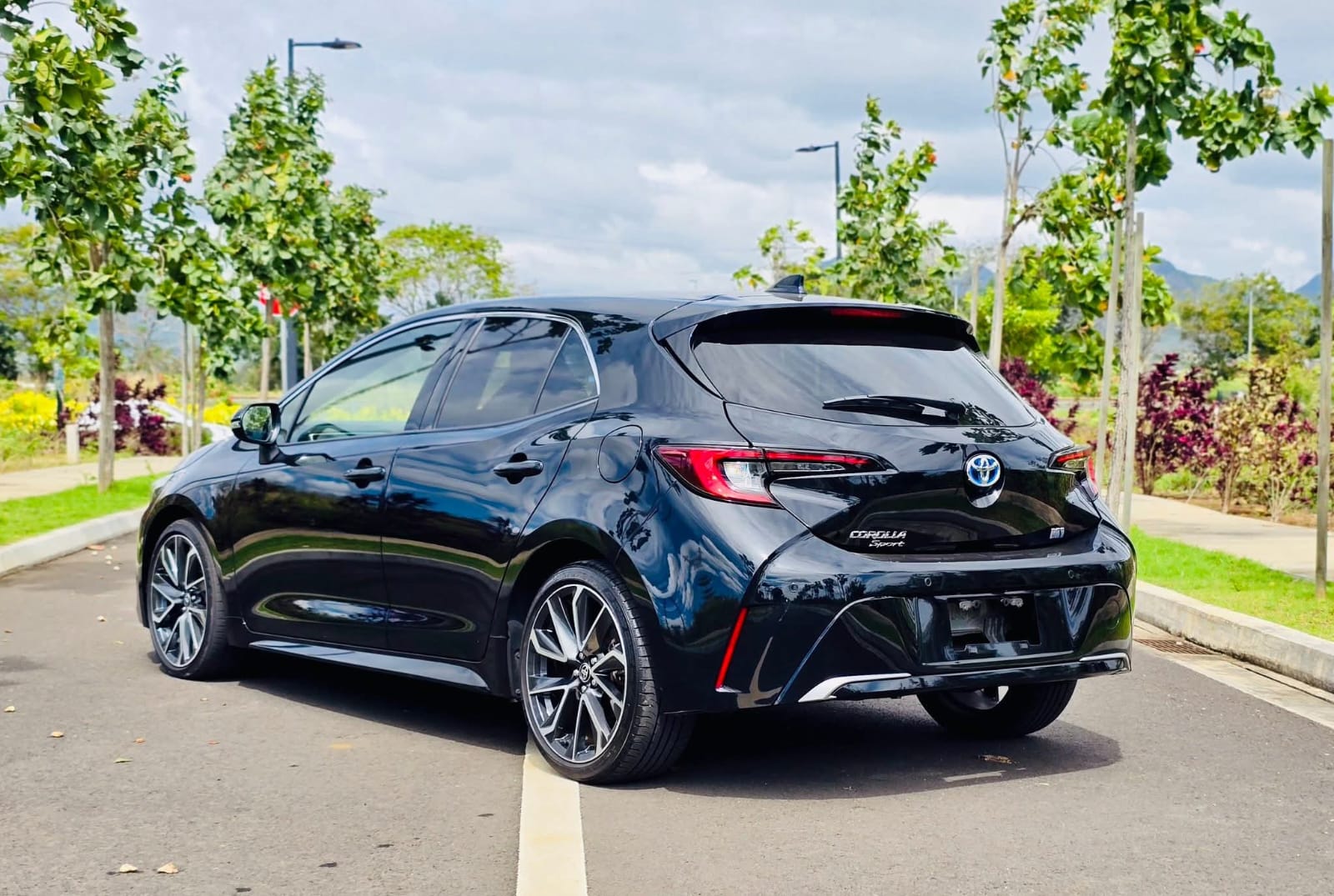 TOYOTA COROLLA SPORT GZ HYBRID