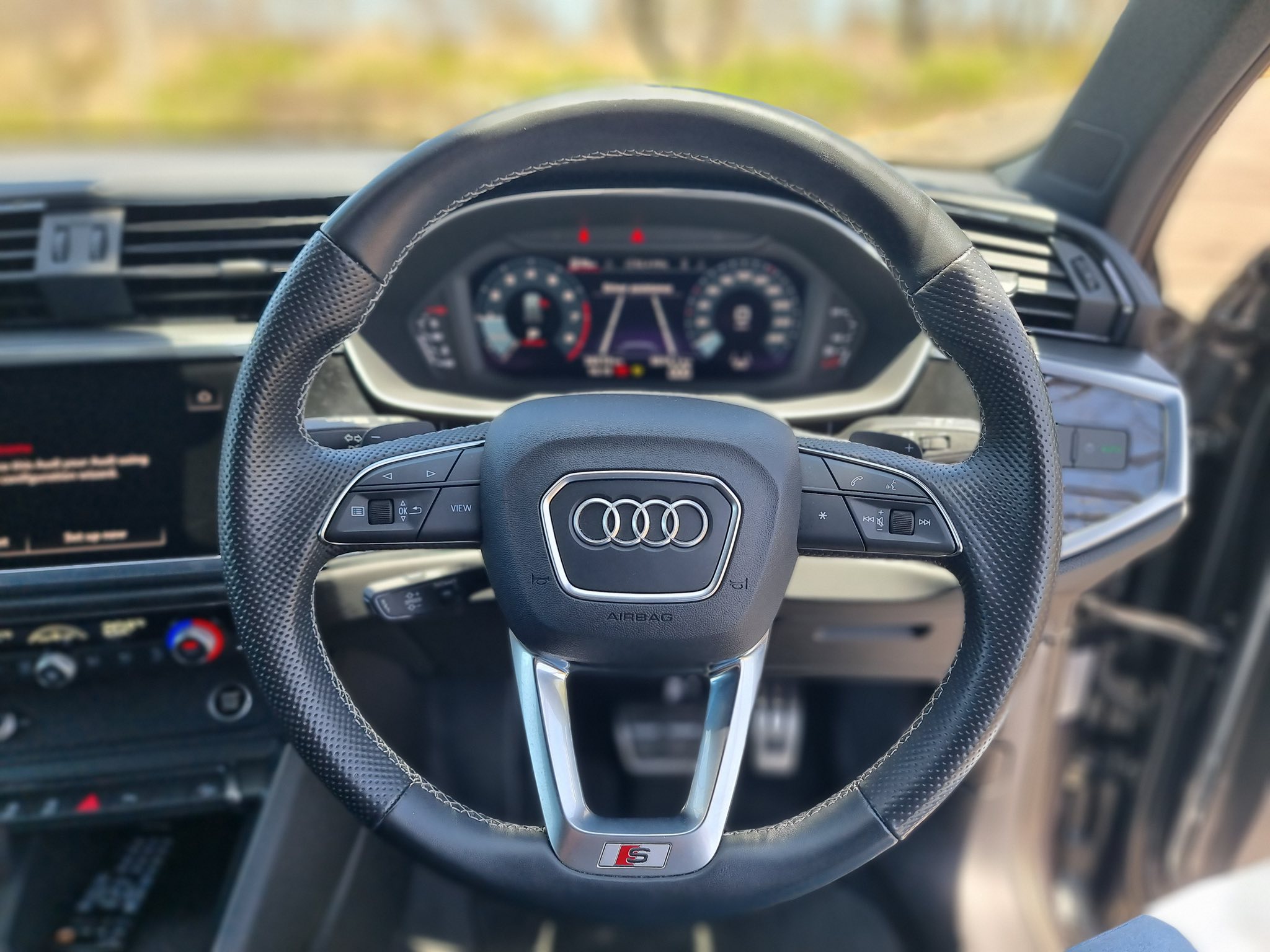 AUDI Q3 35TFSI S-LINE HYBRID