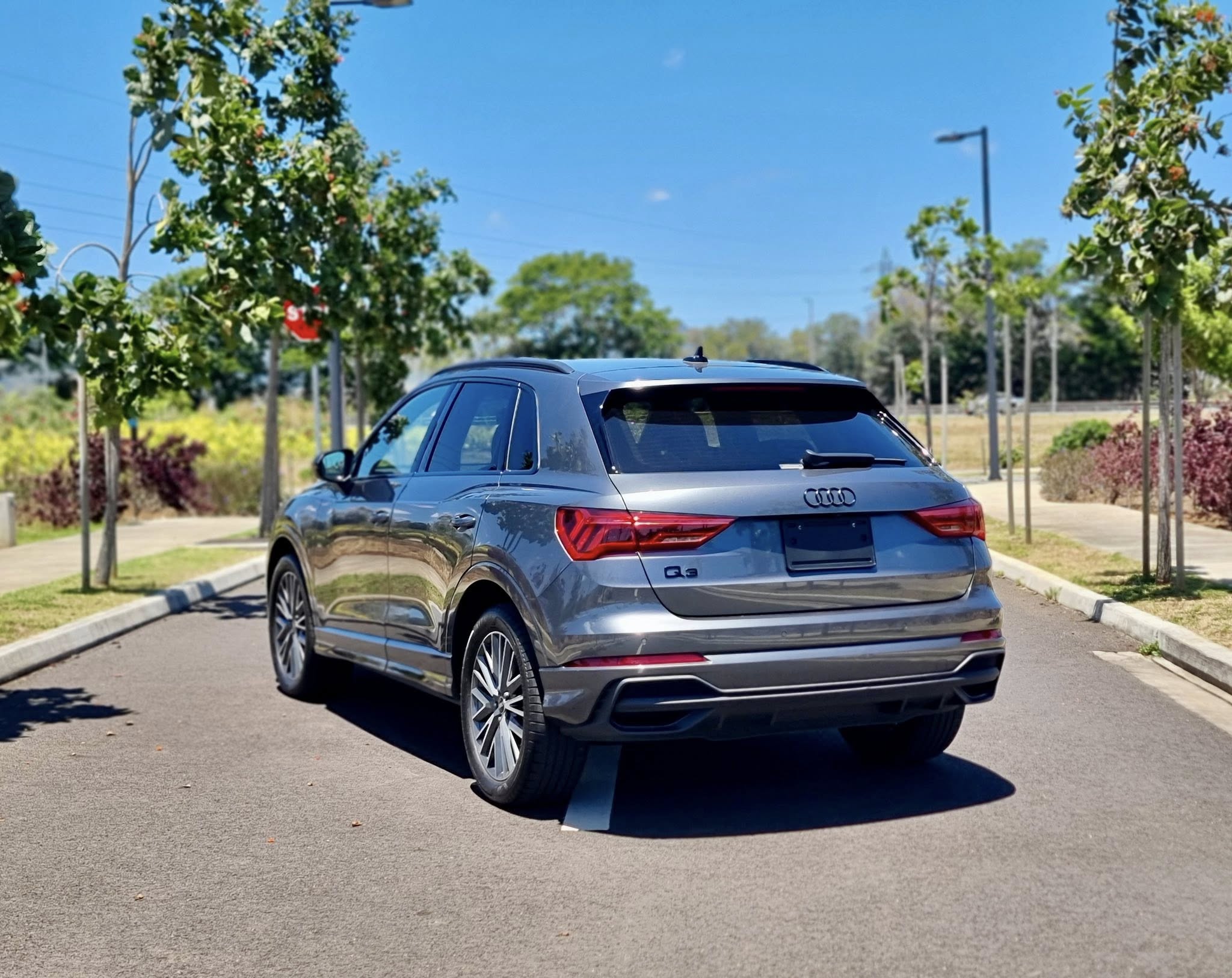 AUDI Q3 35TFSI S-LINE HYBRID