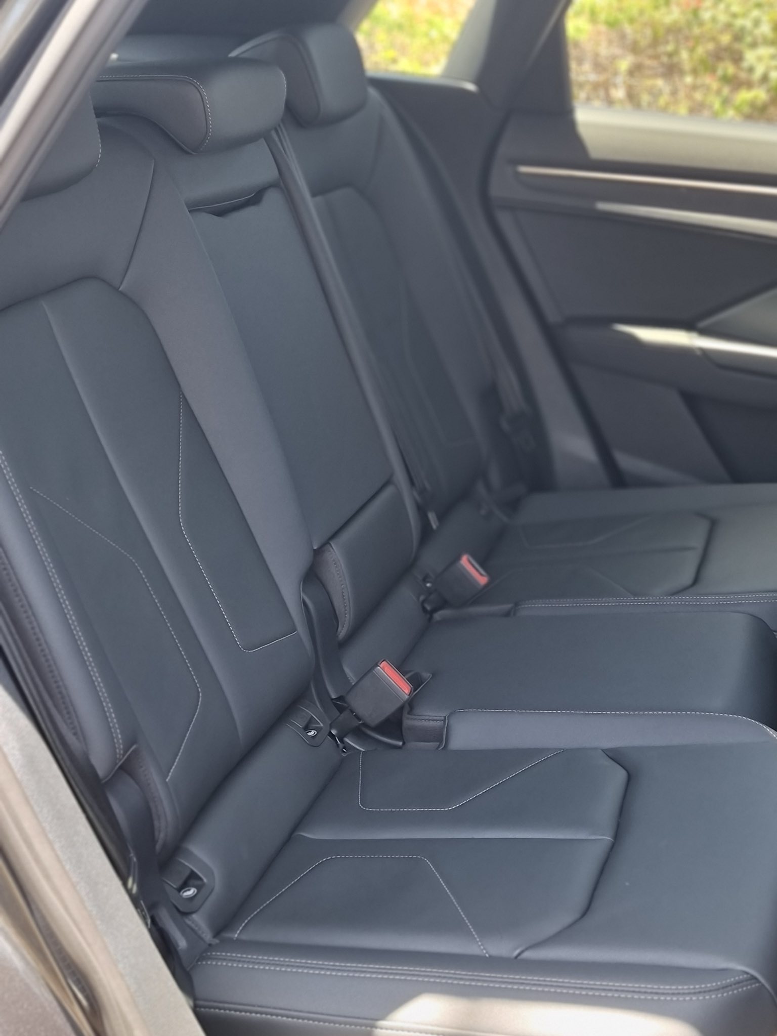AUDI Q3 35TFSI S-LINE HYBRID