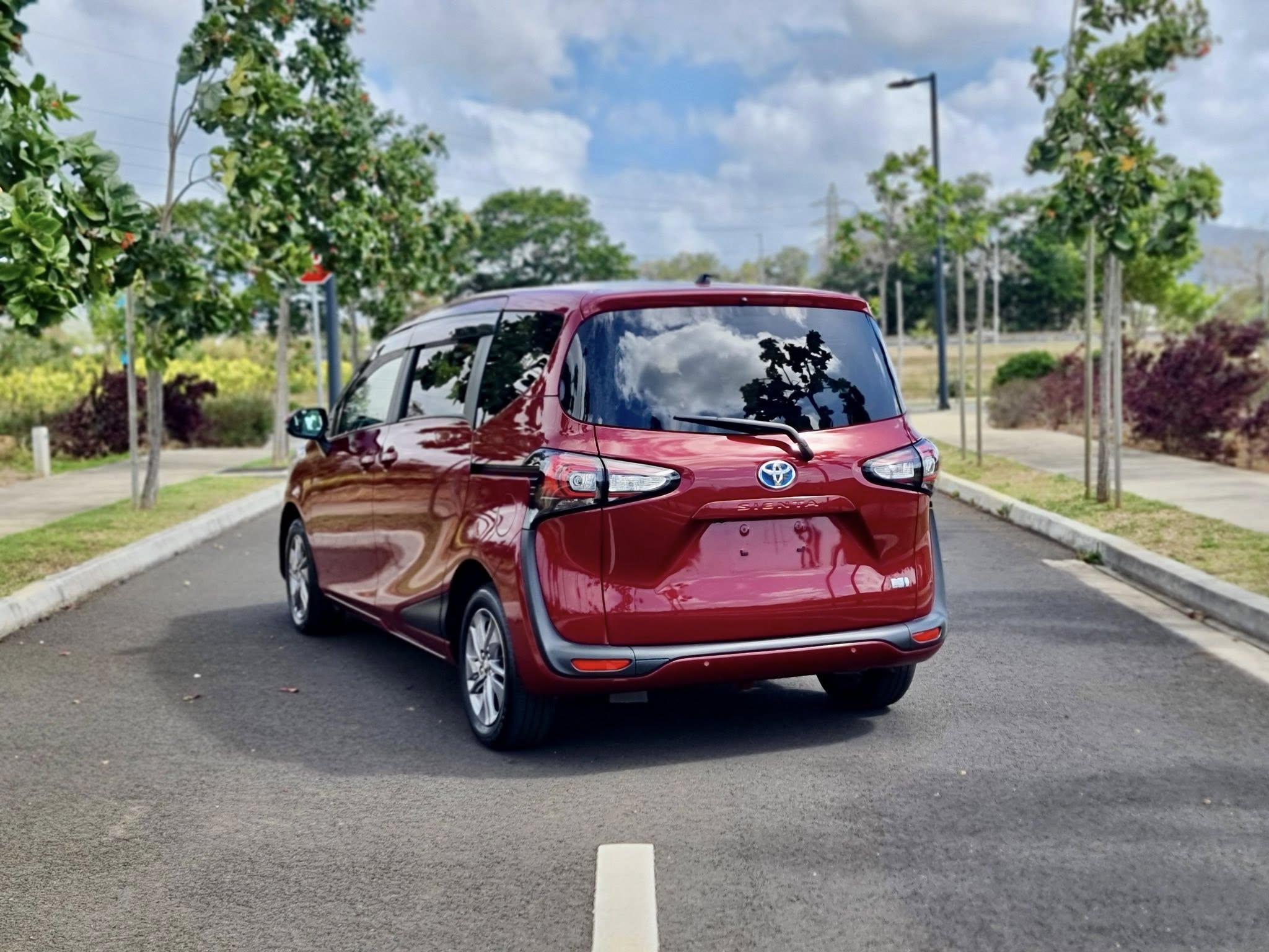 TOYOTA SIENTA G CUERO HYBRID