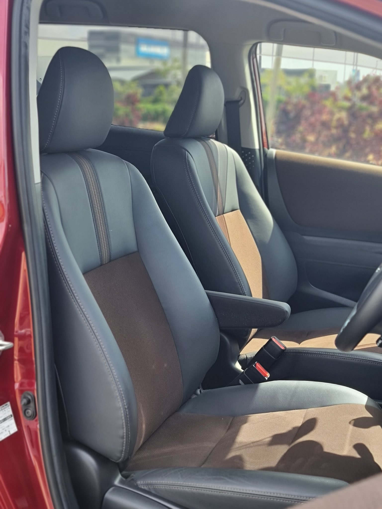 TOYOTA SIENTA G CUERO HYBRID