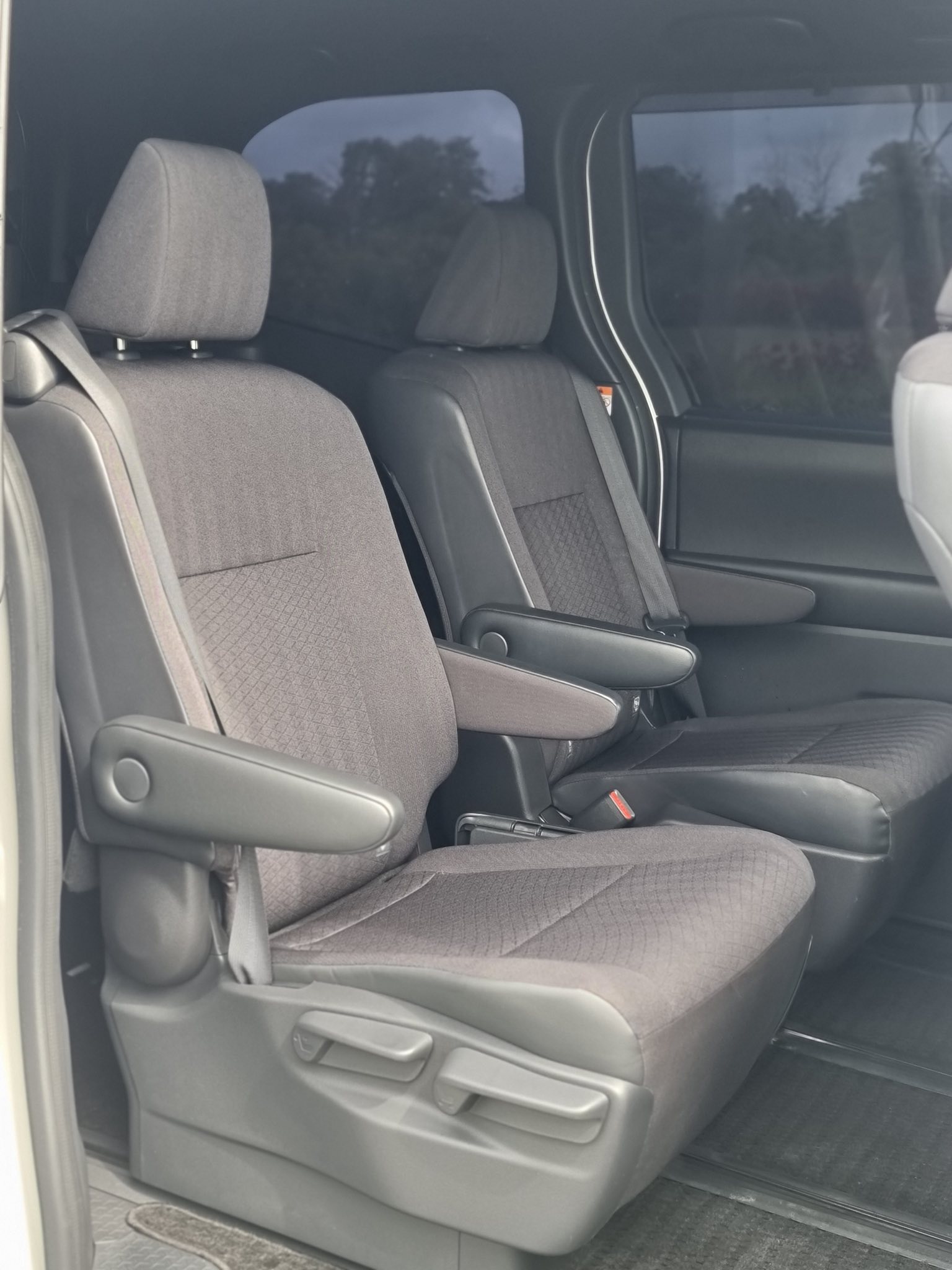 TOYOTA NOAH S-G MODELISTA (TAXI)