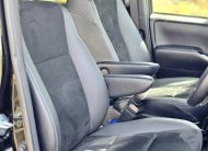 TOYOTA VOXY ZS KIRAMEKI 3 (TAXI)