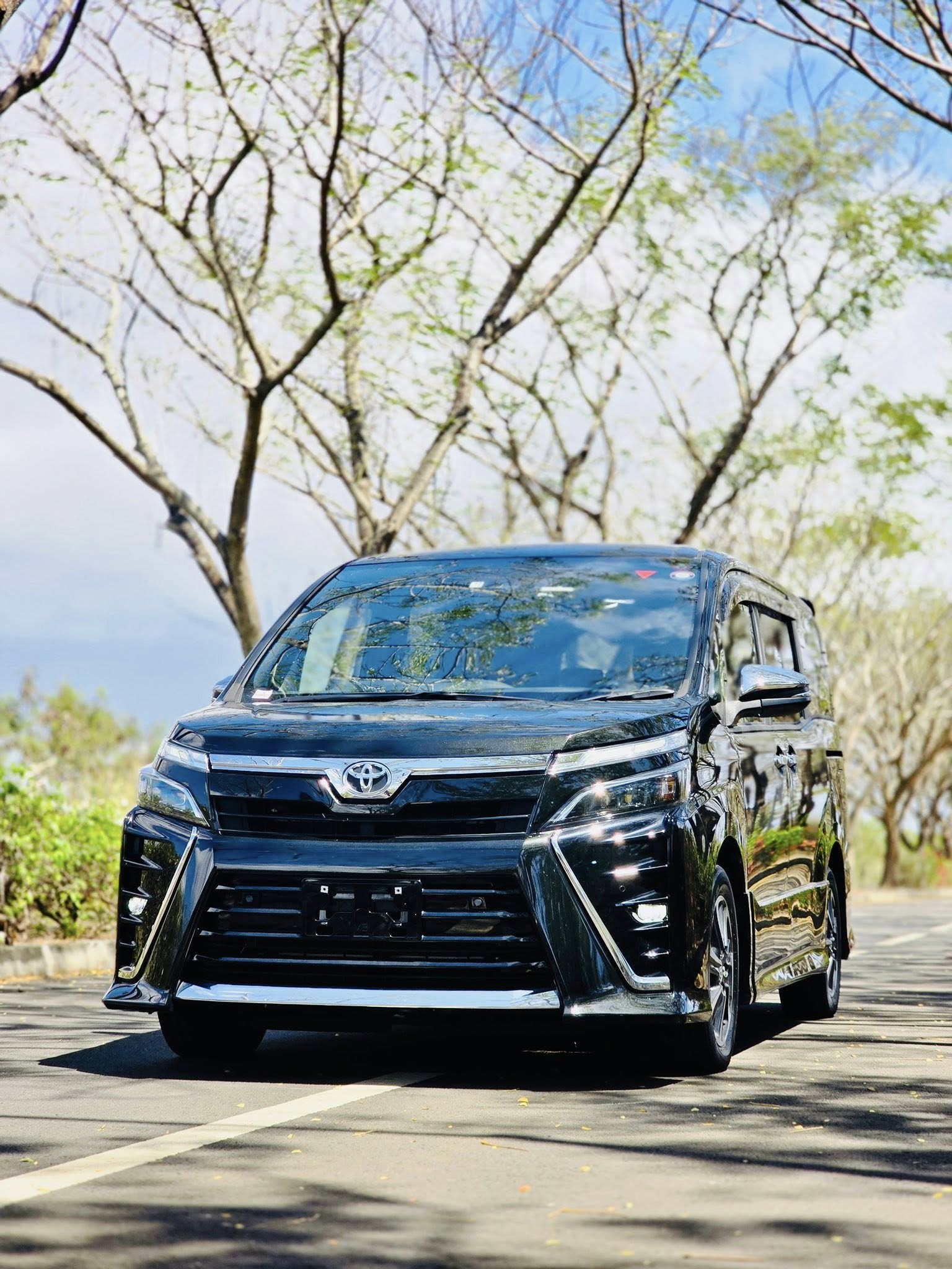 TOYOTA VOXY ZS KIRAMEKI 3 (TAXI)