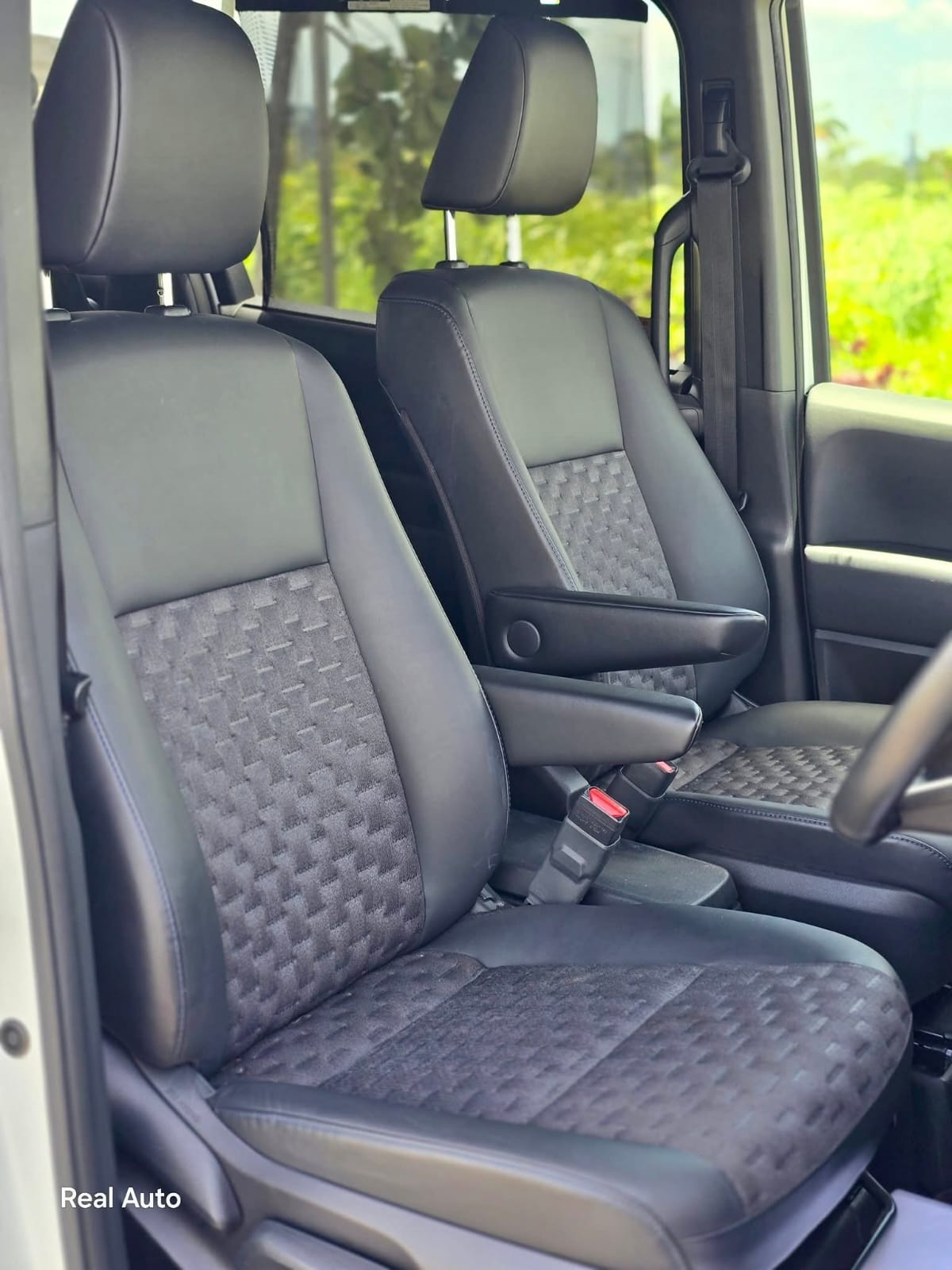 Toyota Voxy SZ (TAXI)