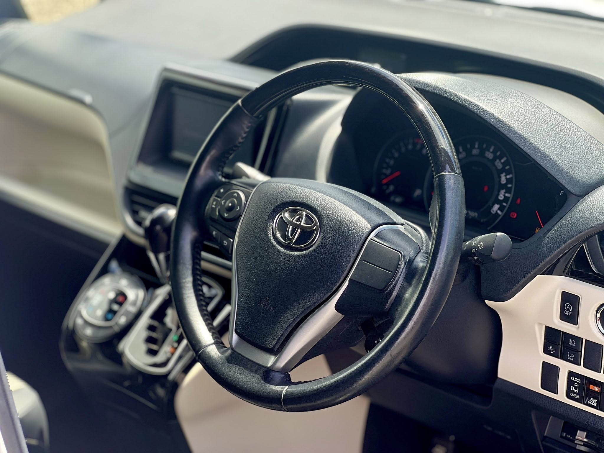 Toyota Noah WXB (TAXI)