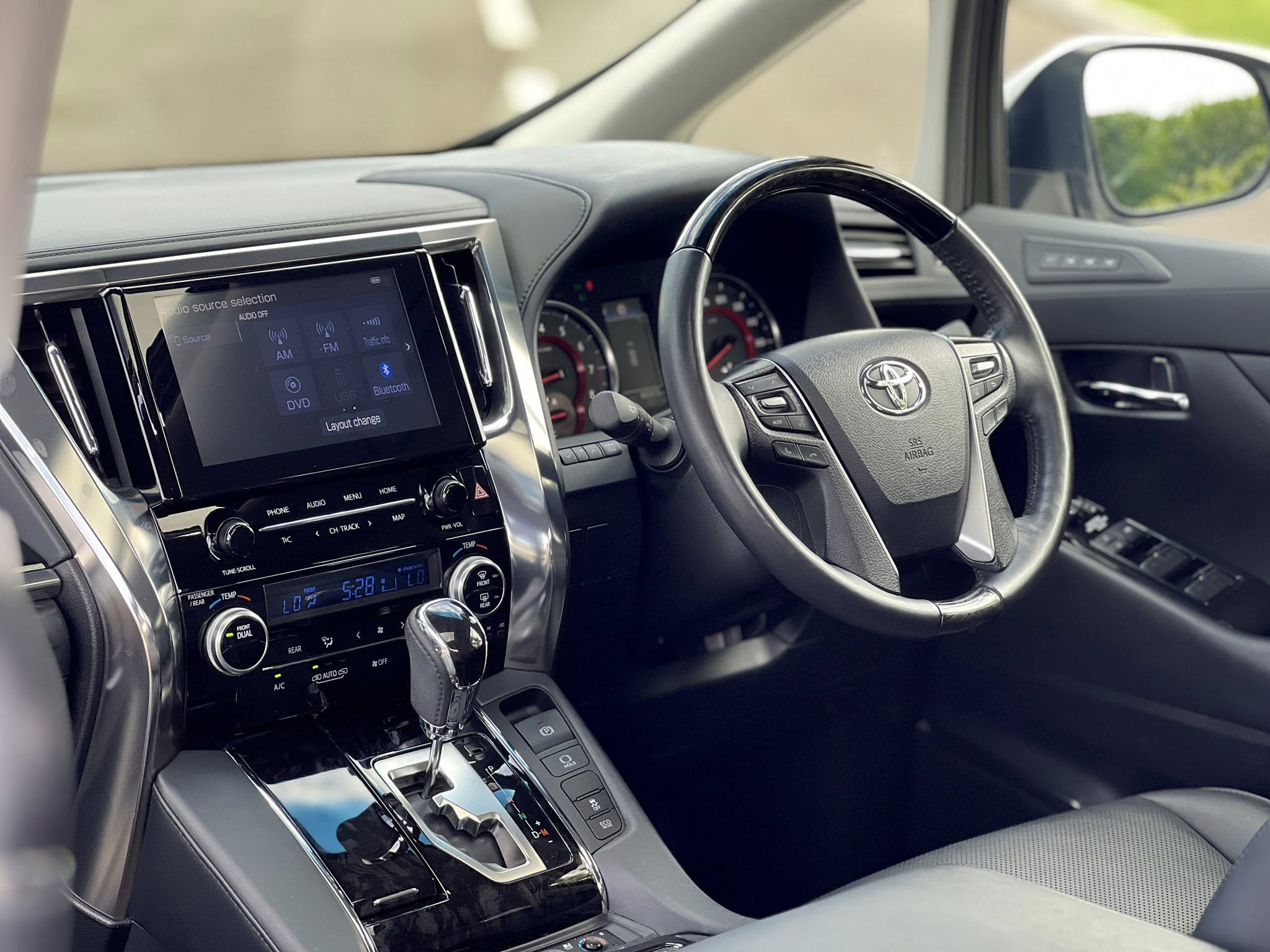 Toyota Alphard SC (TAXI)