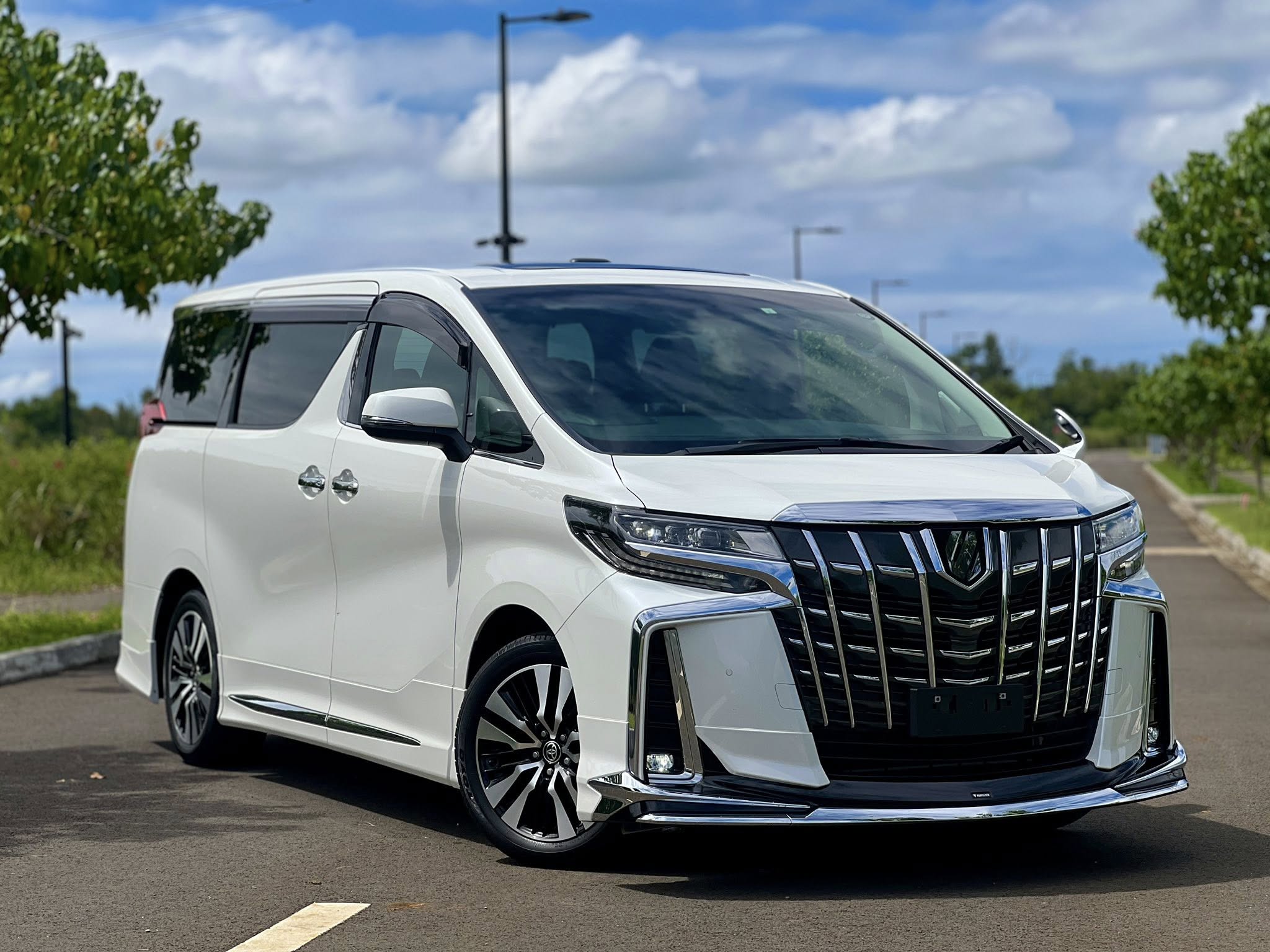 Toyota Alphard SC (TAXI)