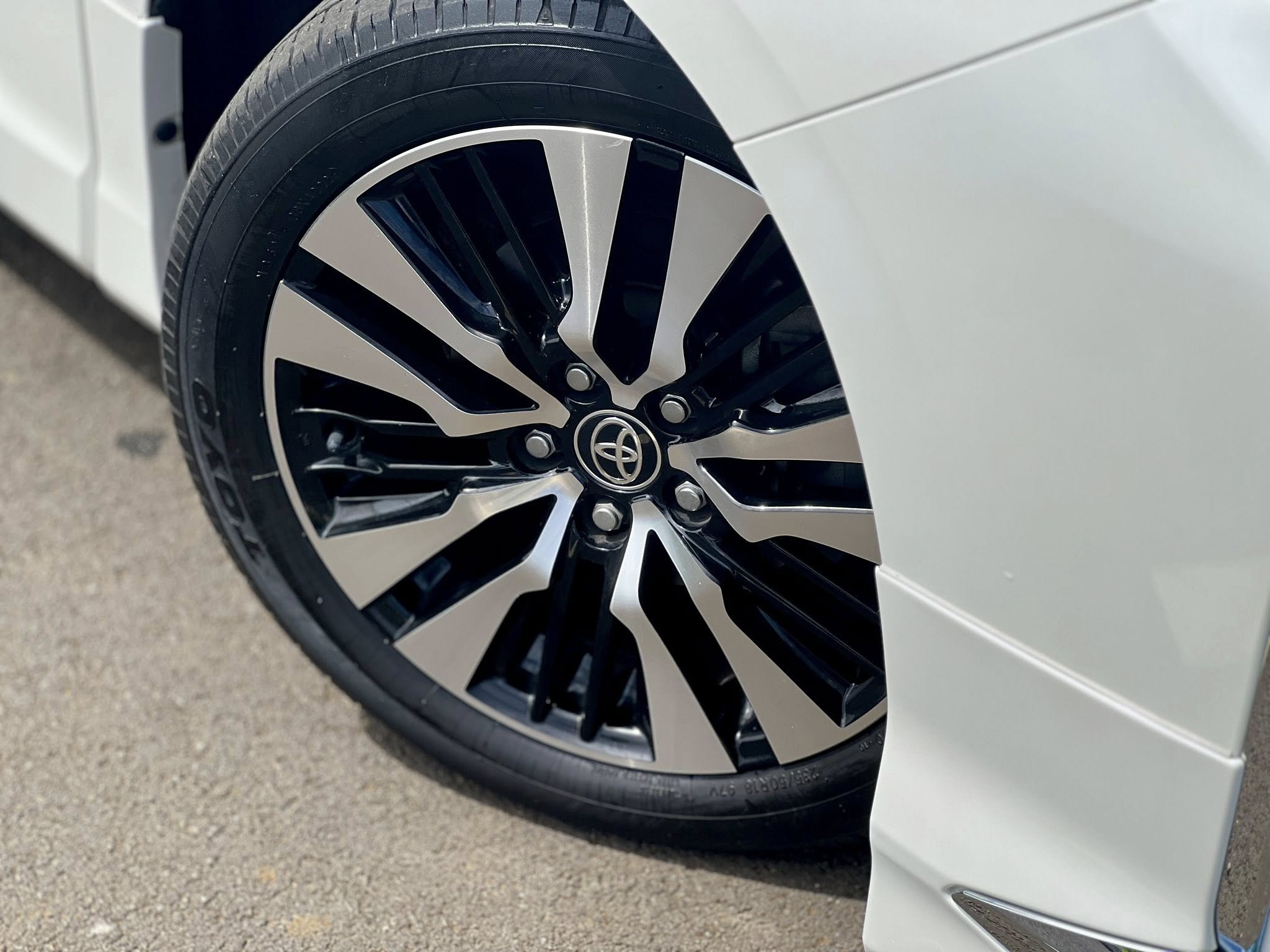 Toyota Alphard SC (TAXI)