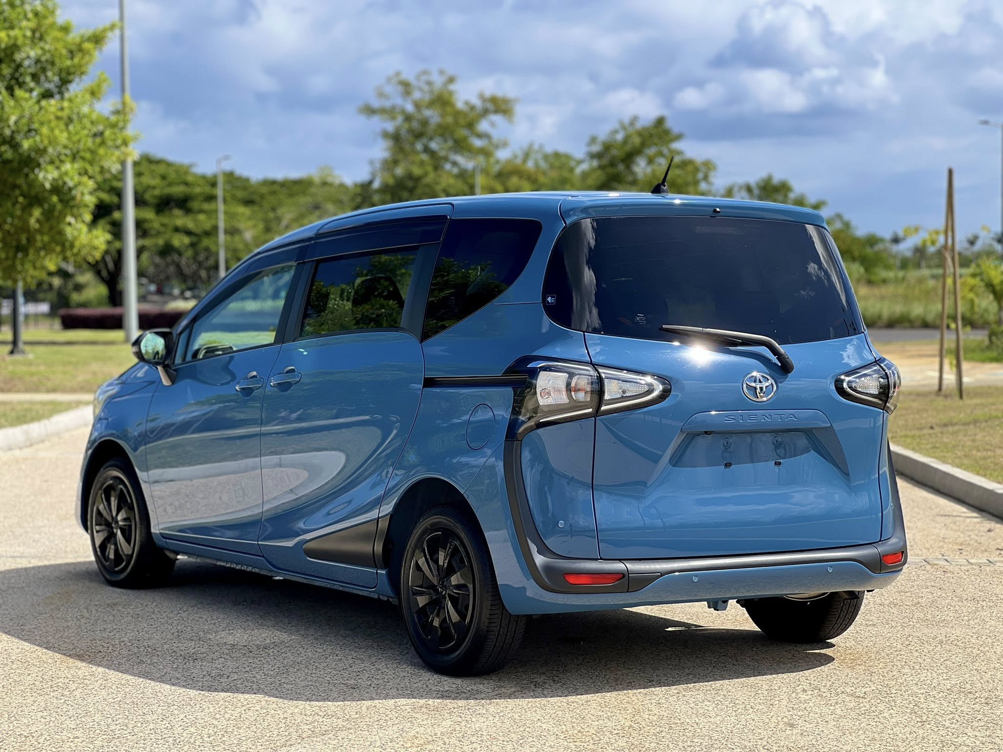 Toyota Sienta (Taxi)